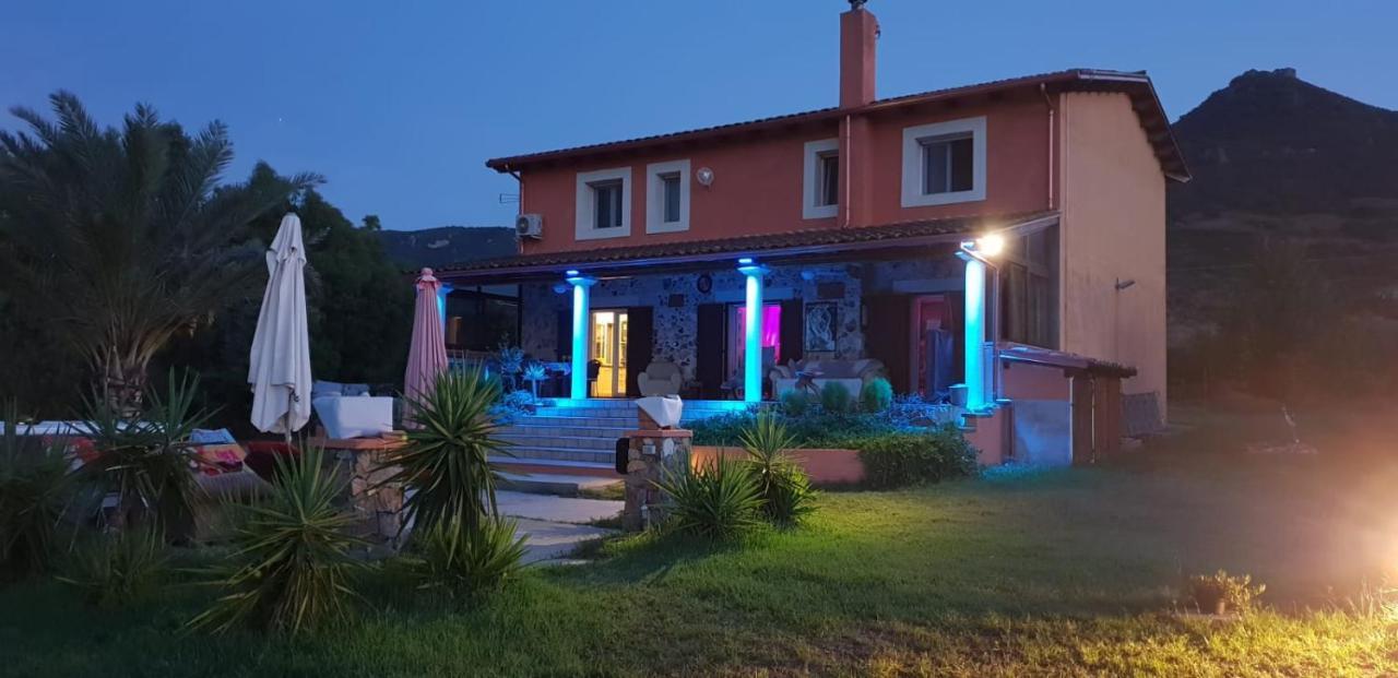 Orange Ville Villamassargia Екстериор снимка