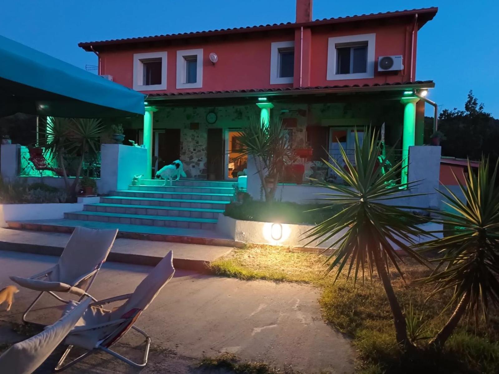 Orange Ville Villamassargia Екстериор снимка