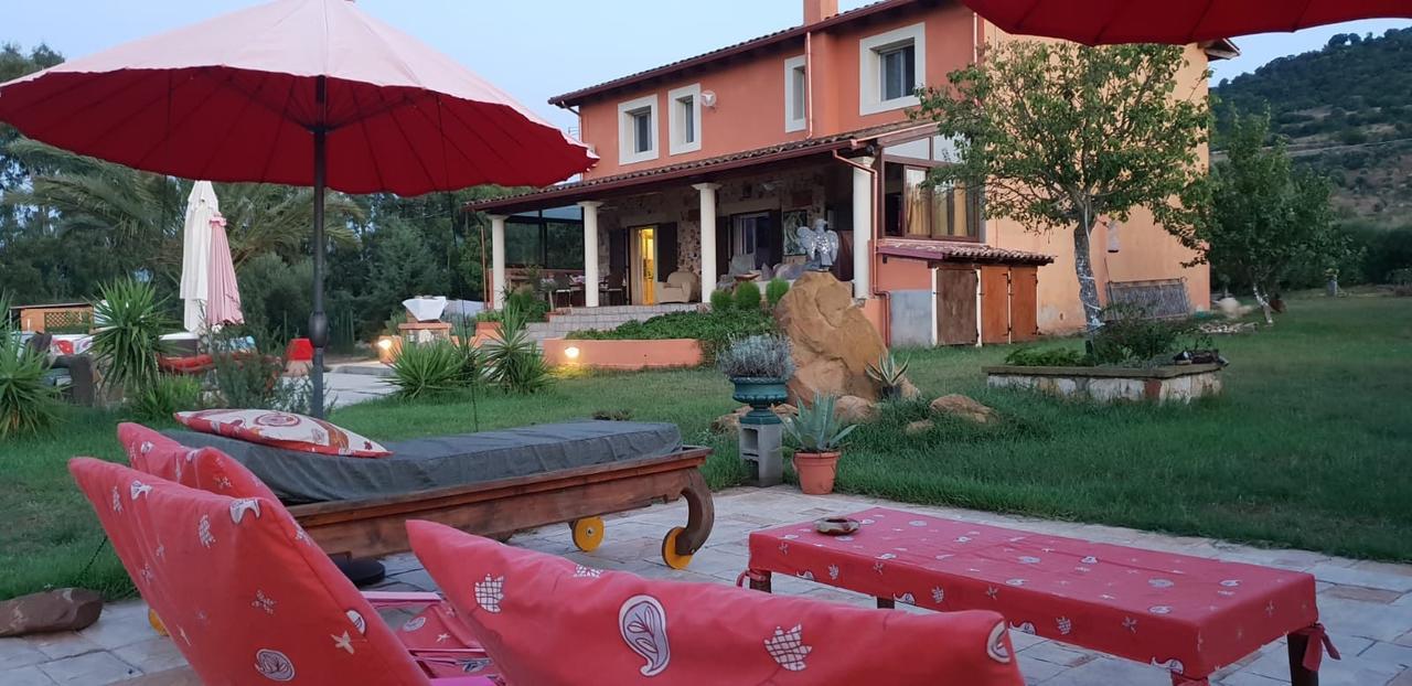 Orange Ville Villamassargia Екстериор снимка